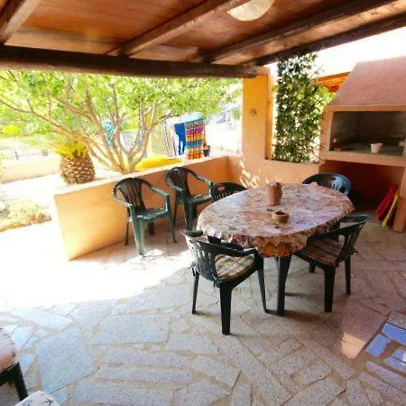 Pittulongu Chalet Sleeps 9 Alpesi faház Olbia