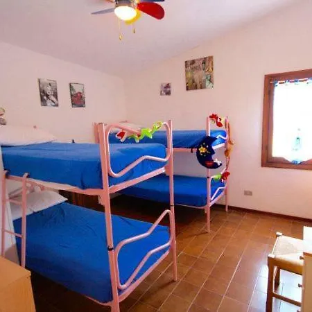 Pittulongu Chalet Sleeps 9 Alpesi faház Olbia