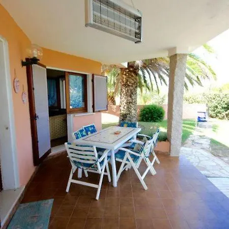 Pittulongu Chalet Sleeps 9 * Olbia