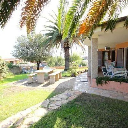 Pittulongu Chalet Sleeps 9 * Olbia